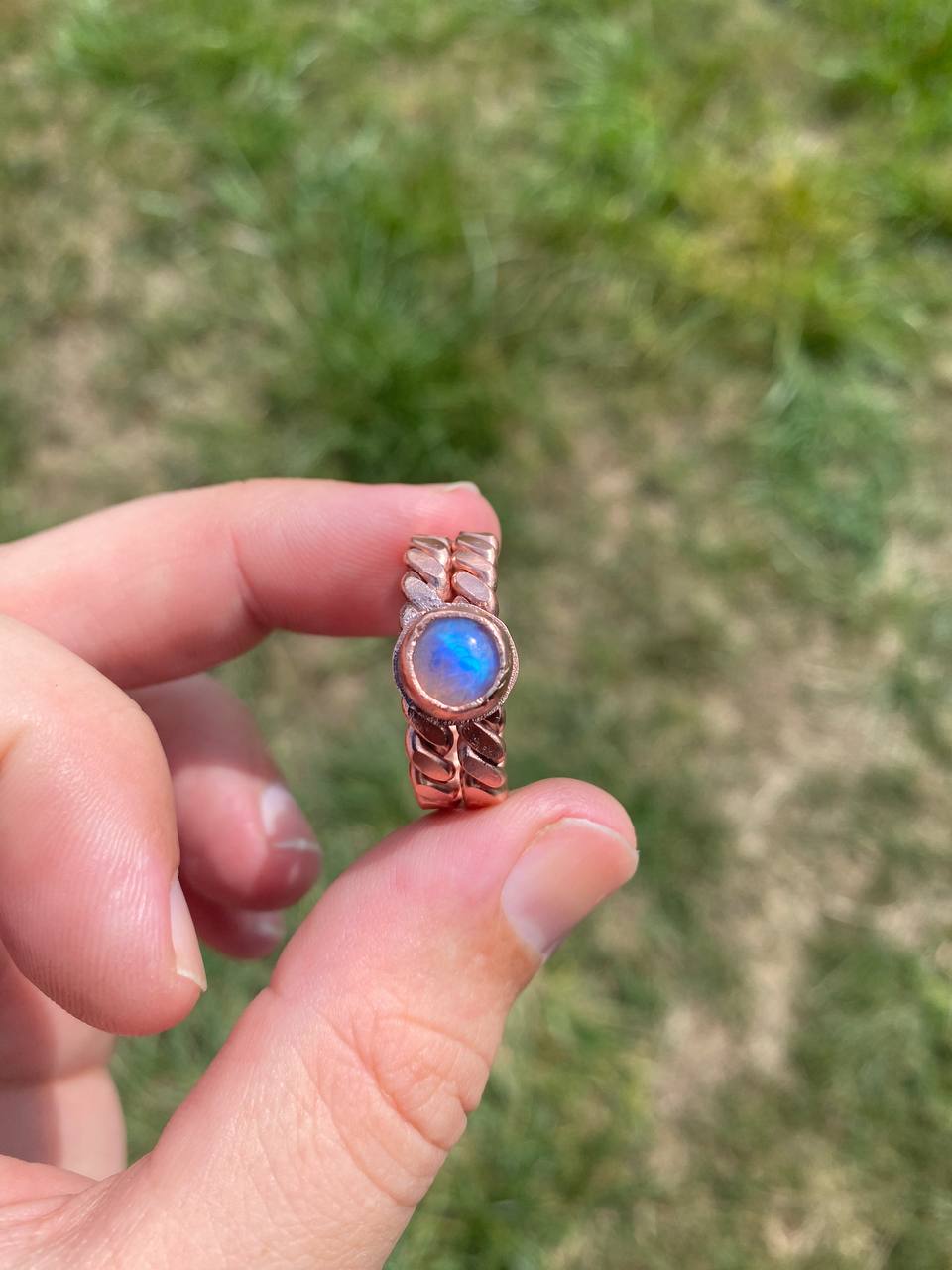 Lost Cubit (177MHz) Tensor Finger Ring with Moonstone Size X (12 USA)