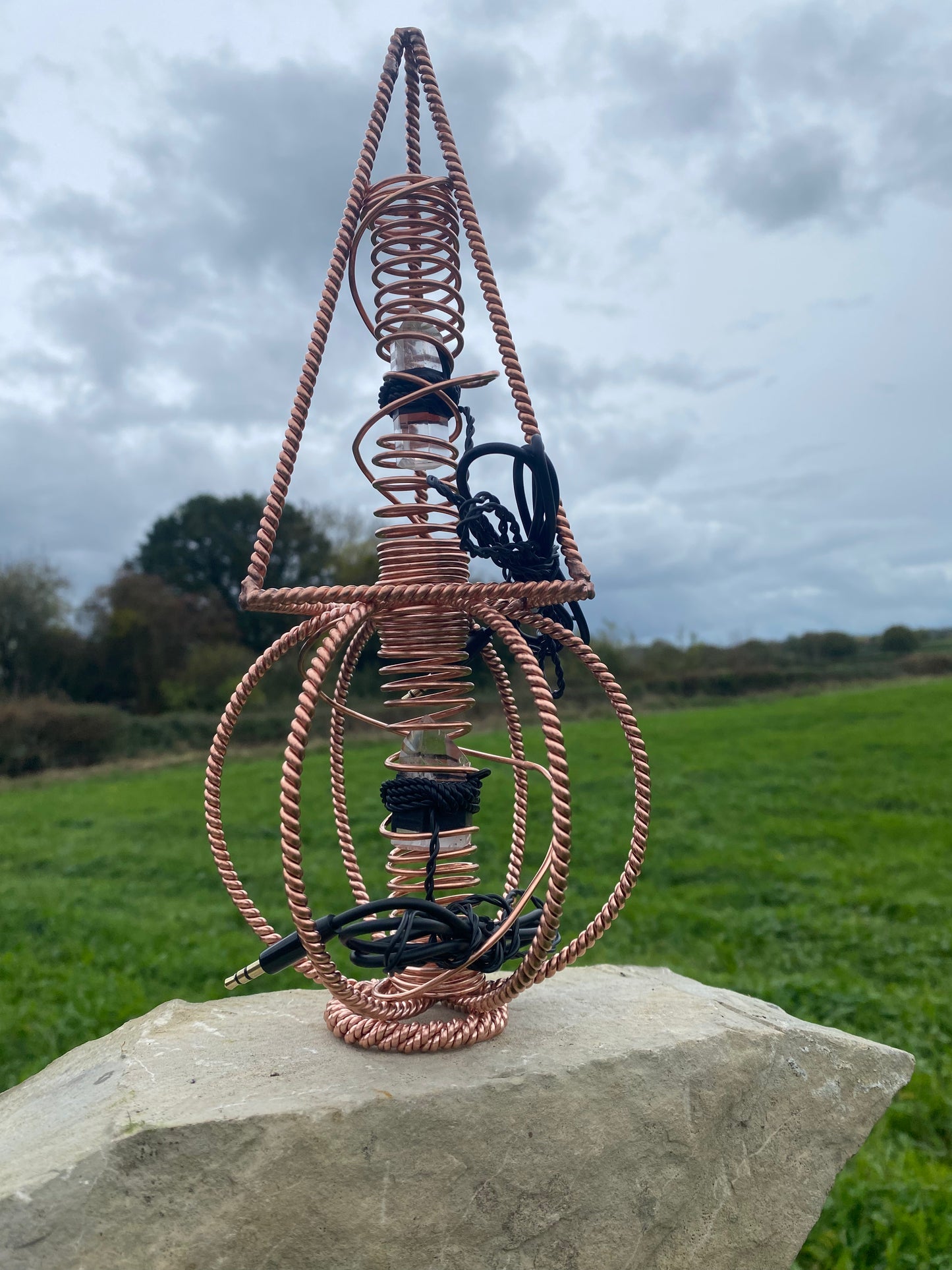 CloudBuster Pyramid Harmoniser with Two Clear Quartz Succor Punch Cores (432MHz)