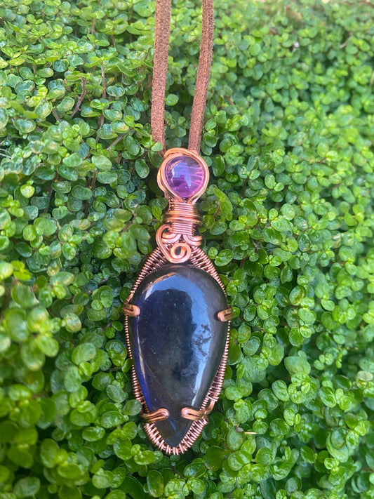 "Kunai" - Labradorite & Amethyst Copper Wrapped Pendant