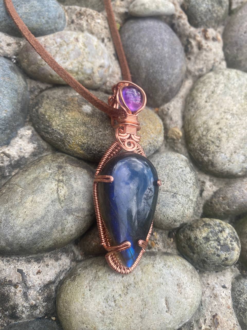 "Kunai" - Labradorite & Amethyst Copper Wrapped Pendant